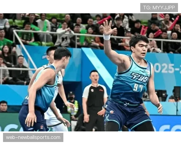 半场战报:火箭青年军用高强度“无限换防”让卫冕冠军掘金半场仅得42分